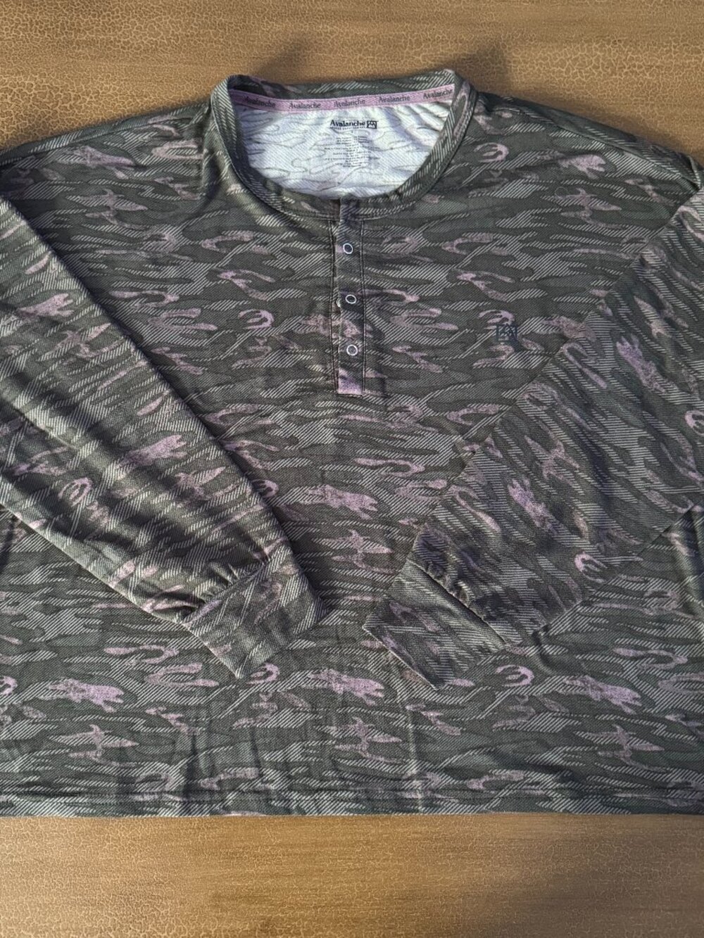 Avalanche Outdoors Supply Company Camo Long Sleeve Shirt - Size Medium